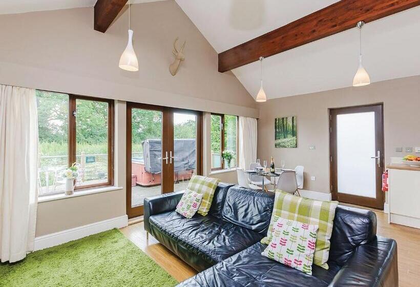 منتجع Oakwood Lodges