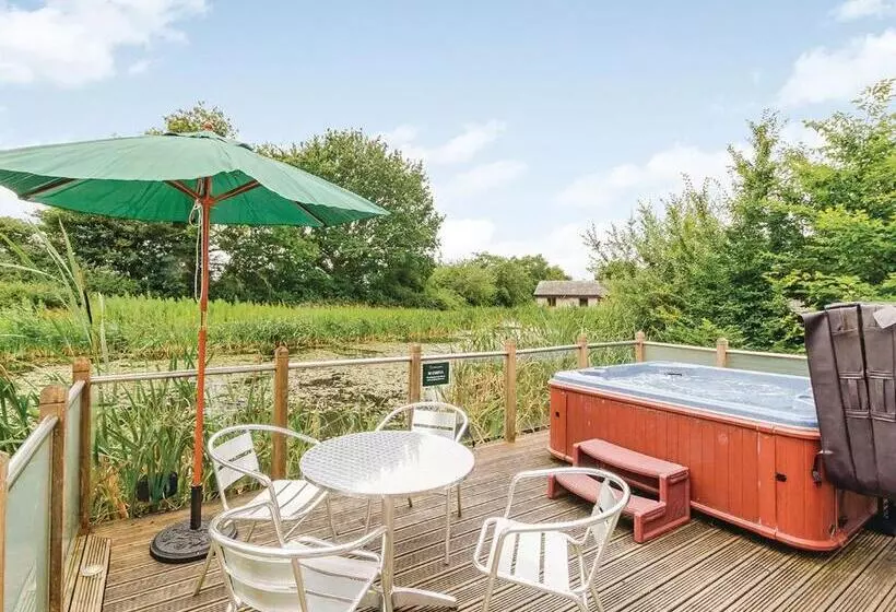 Lomakeskus Oakwood Lodges