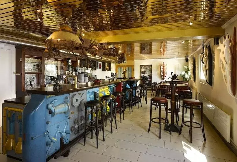 Retkeilymaja De La Gare