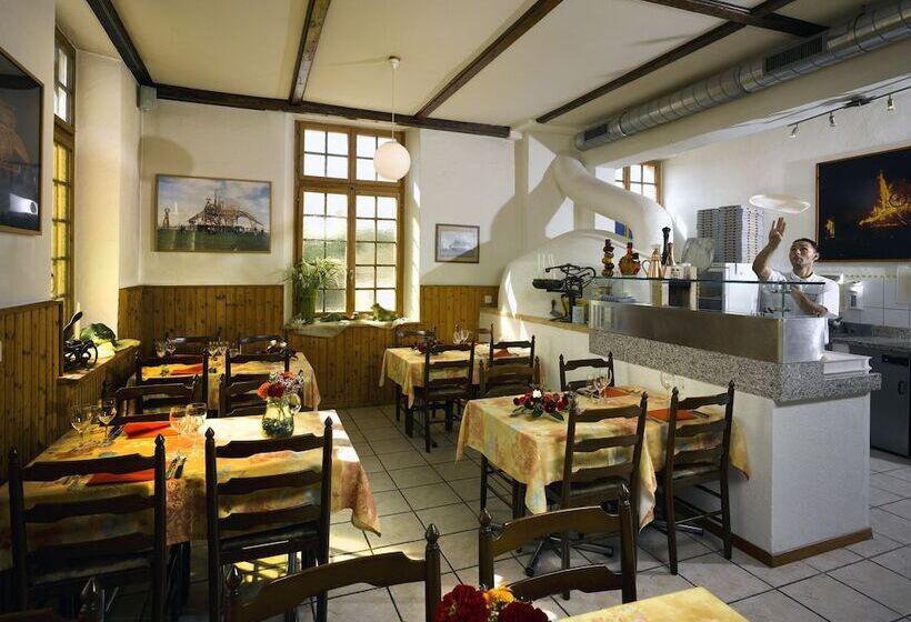 ユースホステル De La Gare