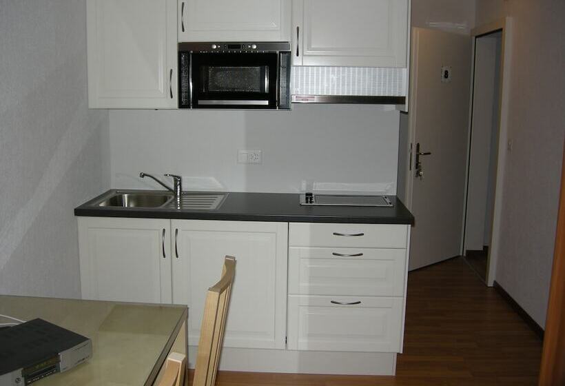 ユースホステル De La Gare