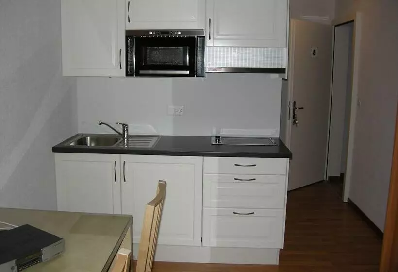 Retkeilymaja De La Gare