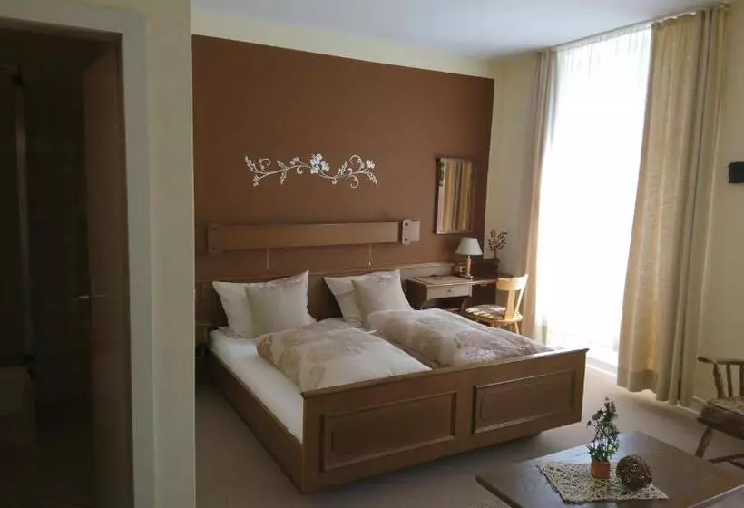 Hotelli Gasthof Zur Post