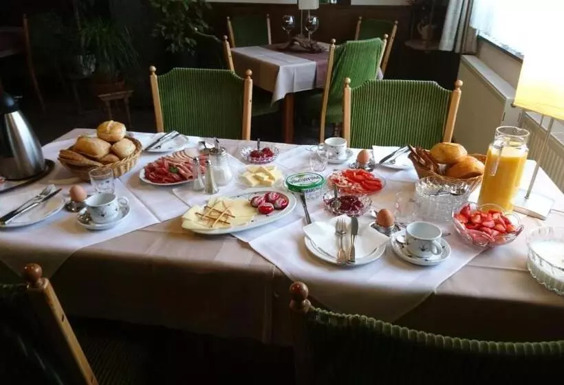 Hotelli Gasthof Zur Post