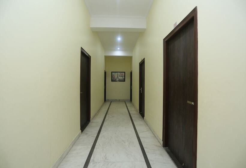 בית מלון כפרי Oyo 16995 Sr Blessings