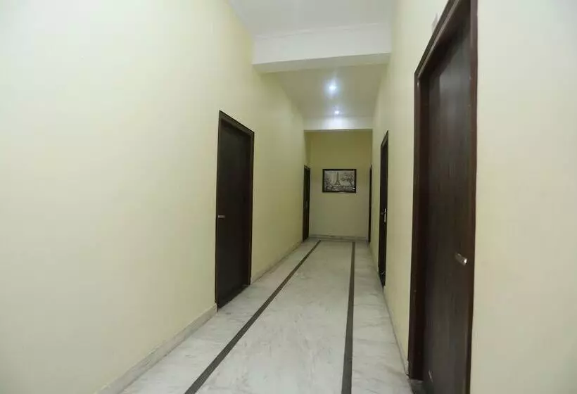 Hotelli Oyo 16995 Sr Blessings