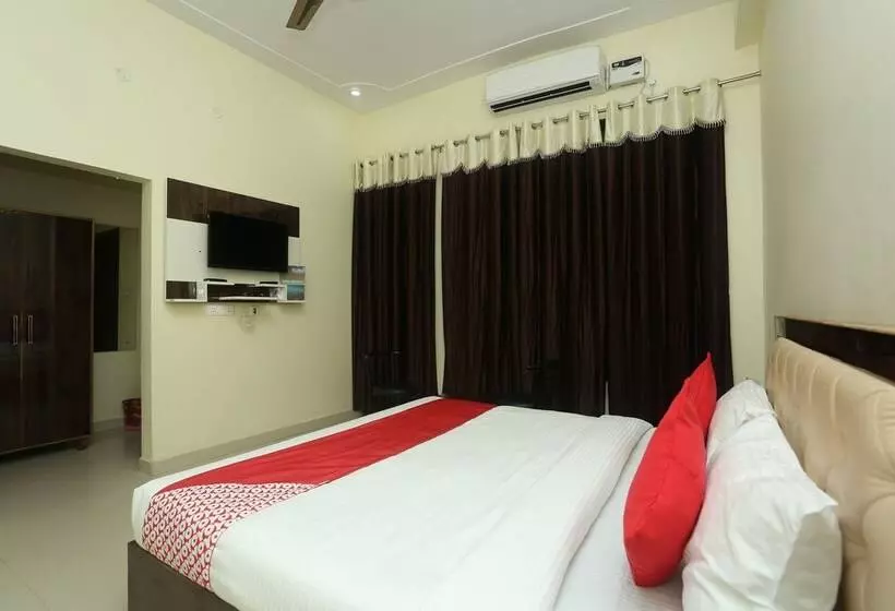 Hotelli Oyo 16995 Sr Blessings