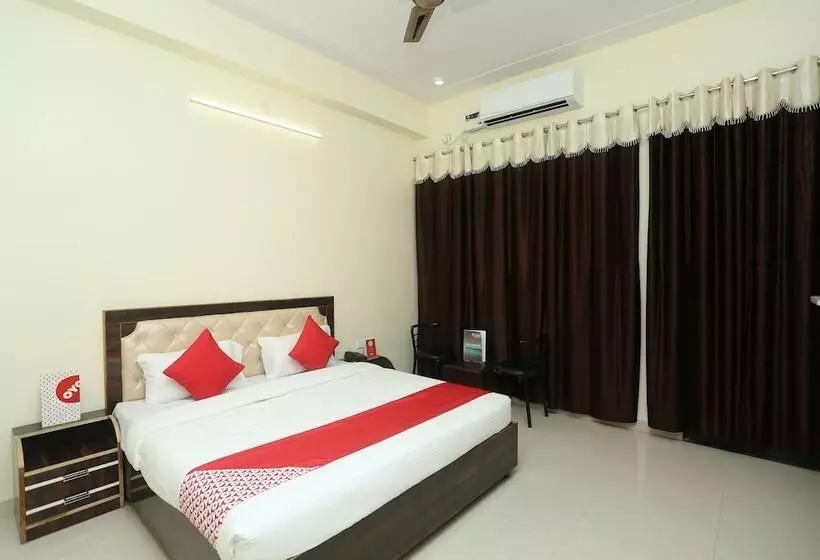 Hotelli Oyo 16995 Sr Blessings