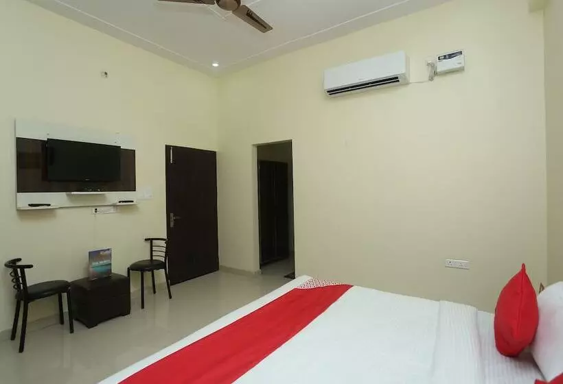 Hotelli Oyo 16995 Sr Blessings