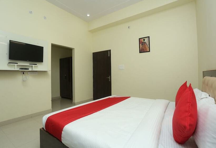 בית מלון כפרי Oyo 16995 Sr Blessings