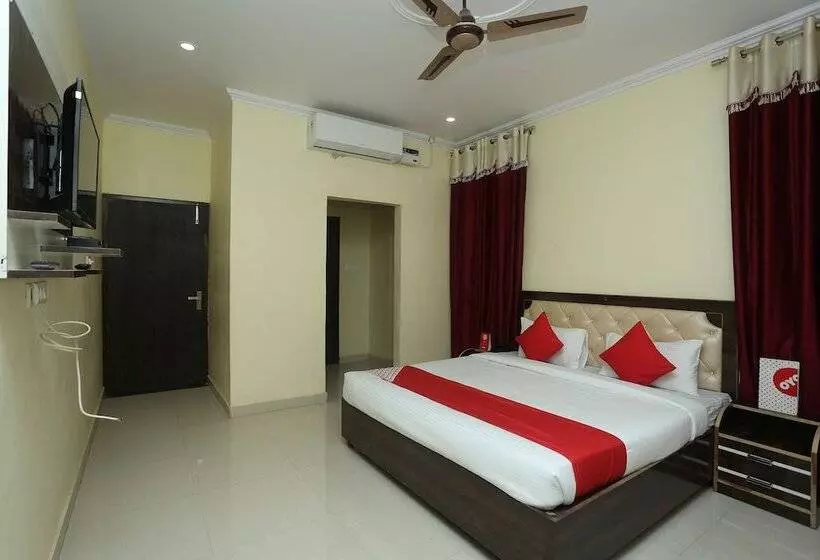 Hotelli Oyo 16995 Sr Blessings