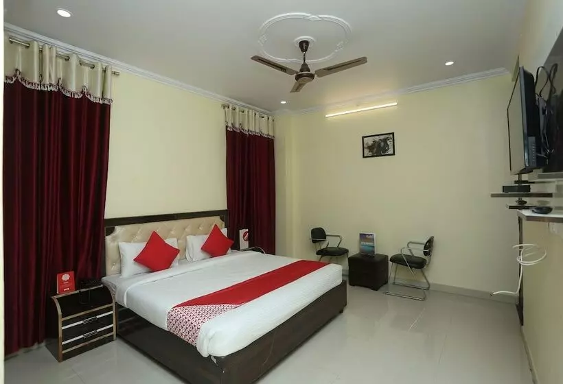 Hotelli Oyo 16995 Sr Blessings