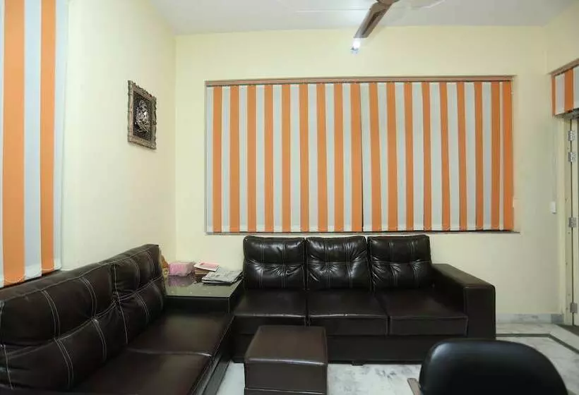 Hotelli Oyo 16995 Sr Blessings