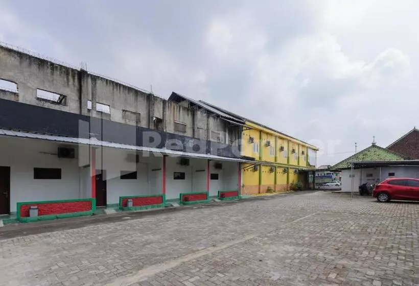 ホテル Homestay Hj Suharti Natar Lampung Redpartner