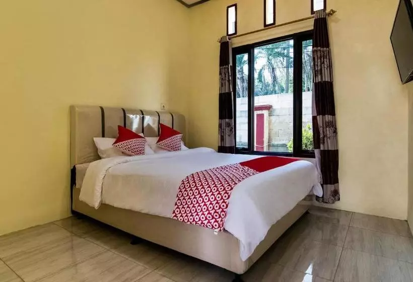 Hotelli Oyo 3050 Pondok Hotasii