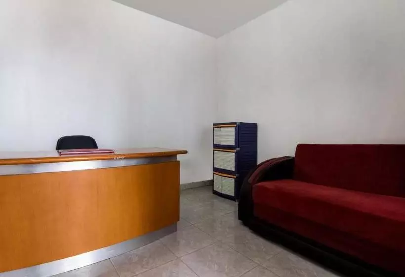 Hotelli Oyo 3050 Pondok Hotasii