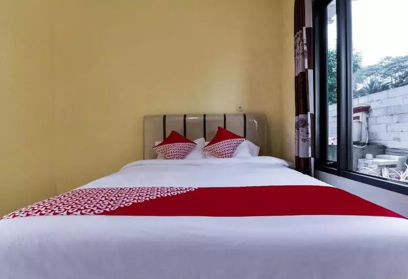 Hotelli Oyo 3050 Pondok Hotasii