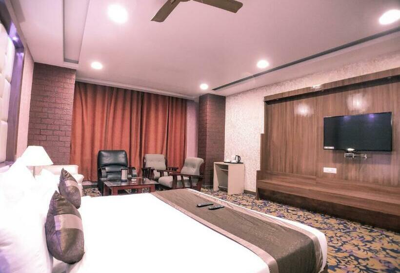 Hotelli Vishnu Empire