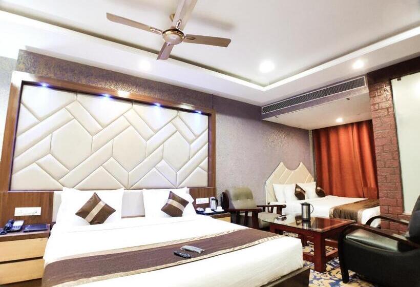 Hotelli Vishnu Empire