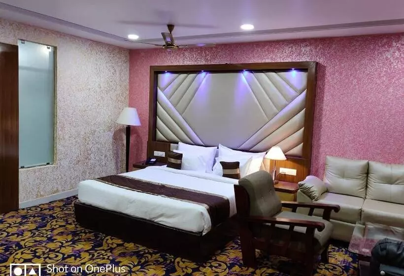 Hotelli Vishnu Empire