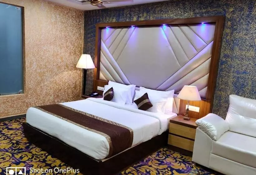 Hotelli Vishnu Empire