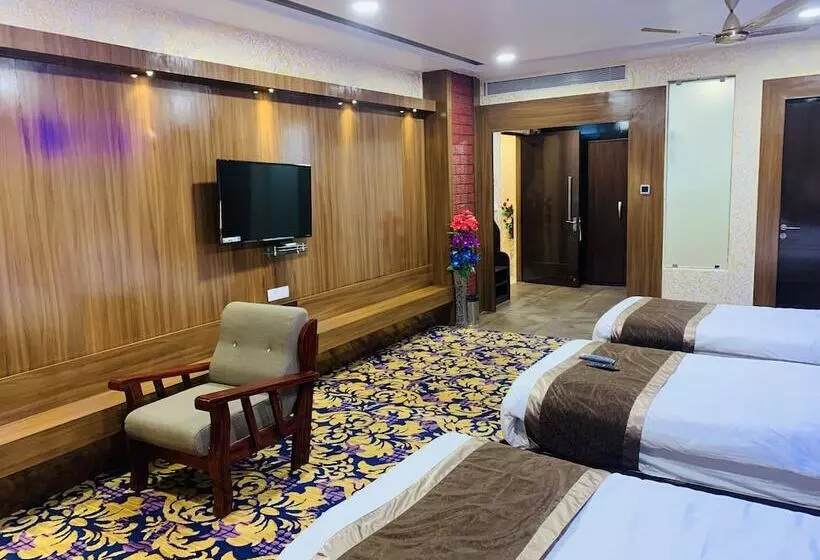 Hotelli Vishnu Empire