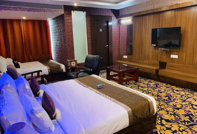 Hotelli Vishnu Empire