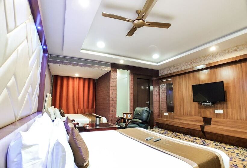 Hotelli Vishnu Empire