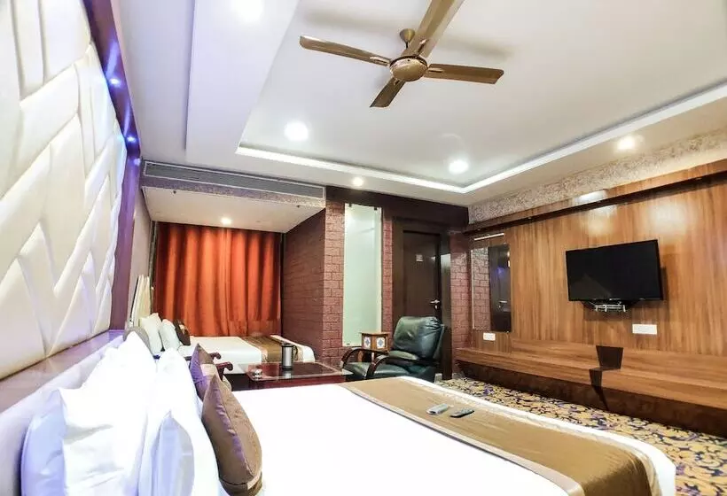 Hotelli Vishnu Empire