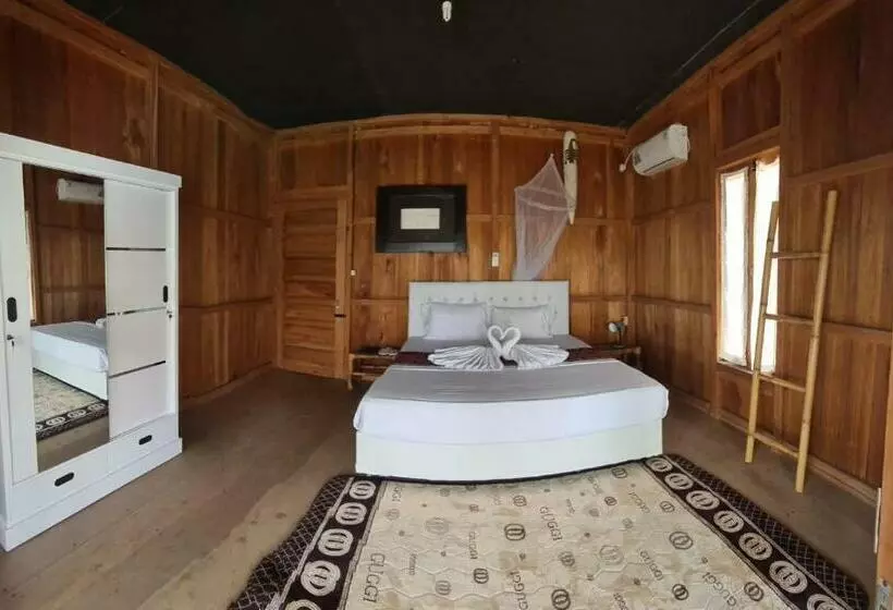 リゾートホテル Panorama Ekas