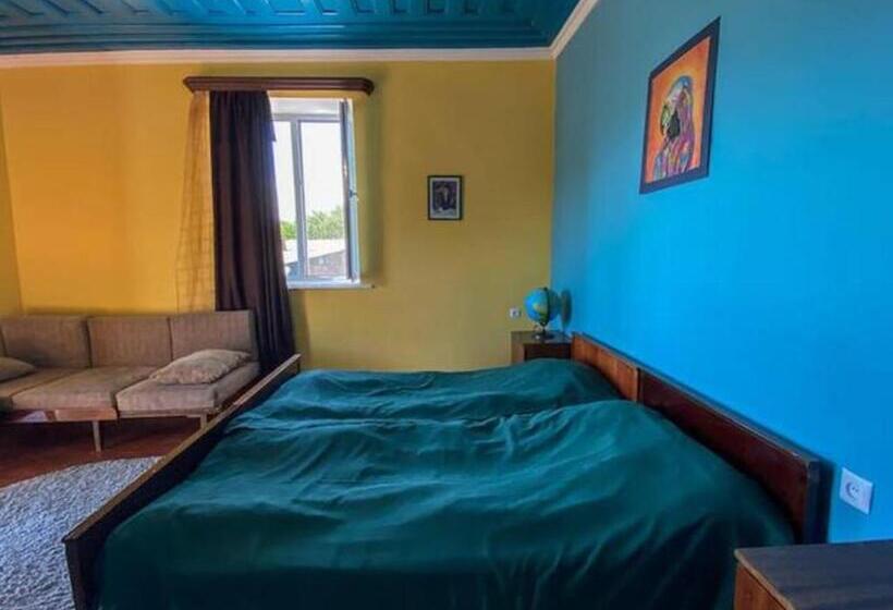 مبيت وإفطار Noosh Guesthouse