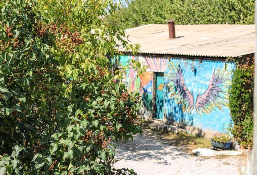 مبيت وإفطار Noosh Guesthouse