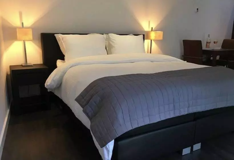 Aamiaismajoitus (B&B) Villa Kelders