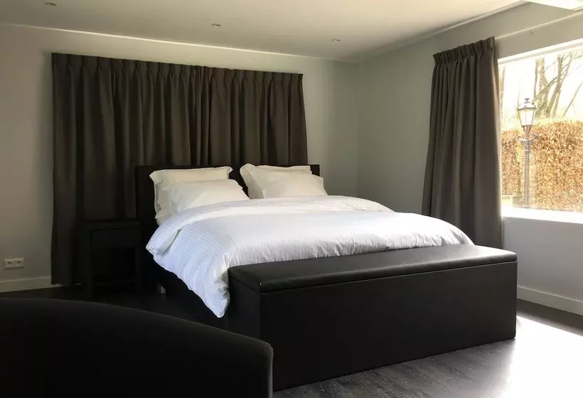 Aamiaismajoitus (B&B) Villa Kelders