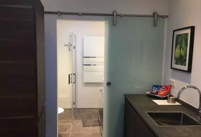 Aamiaismajoitus (B&B) Villa Kelders