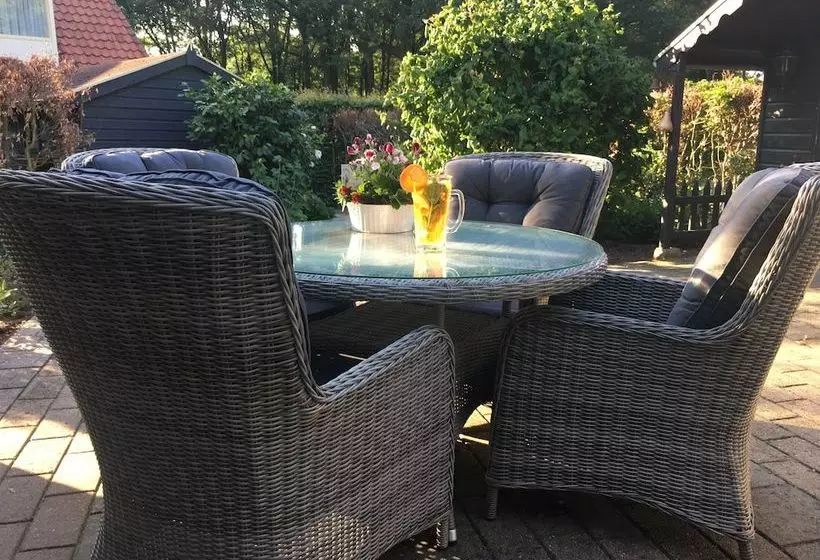 Aamiaismajoitus (B&B) Villa Kelders