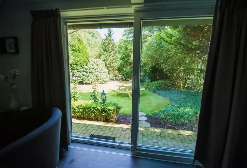 Aamiaismajoitus (B&B) Villa Kelders