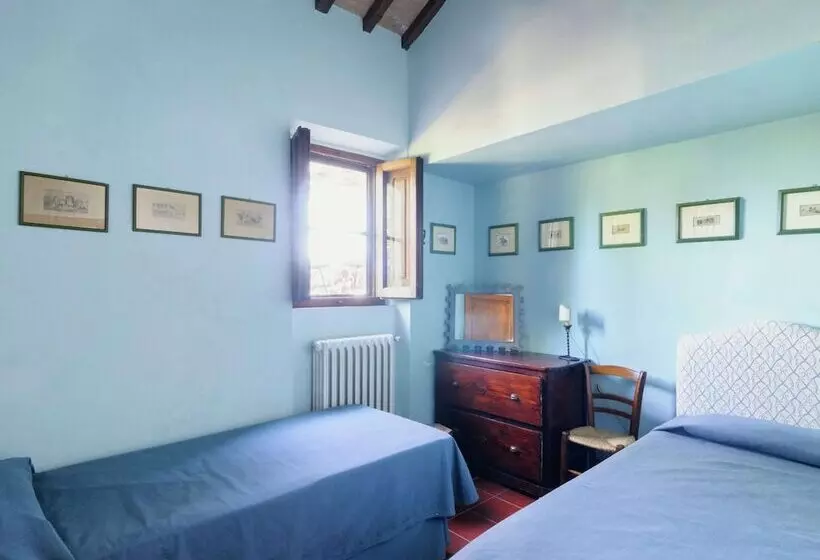 Detached Cottage With Swimming Pool