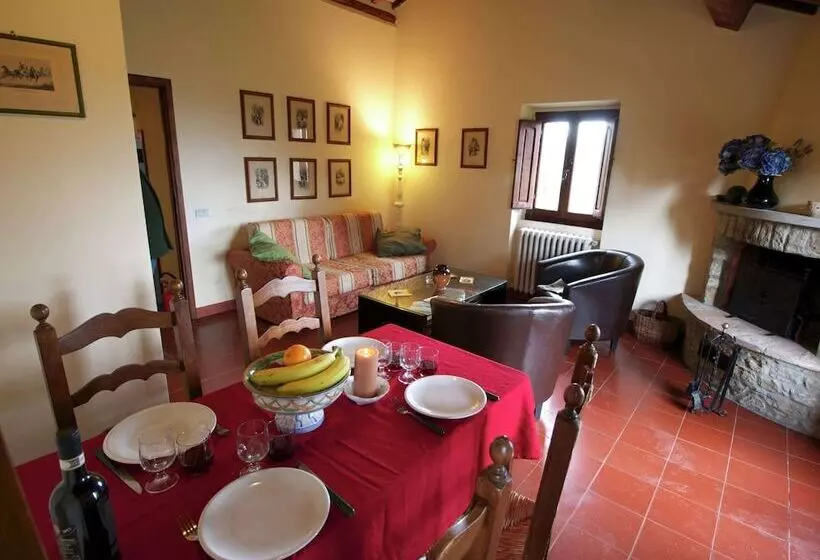 Detached Cottage With Swimming Pool