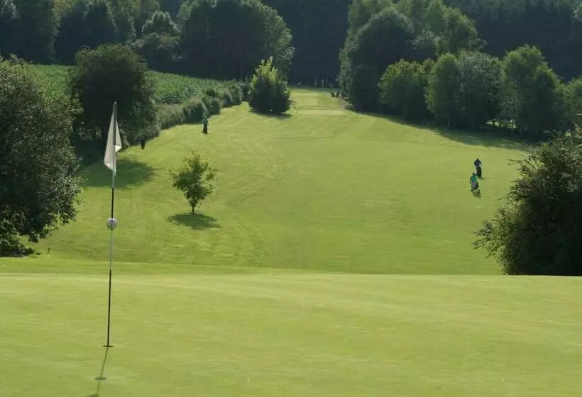 Hotelli Golf & Hôtel De Falnuée