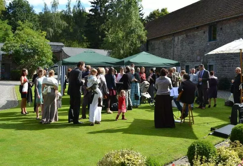 Hotelli Golf & Hôtel De Falnuée