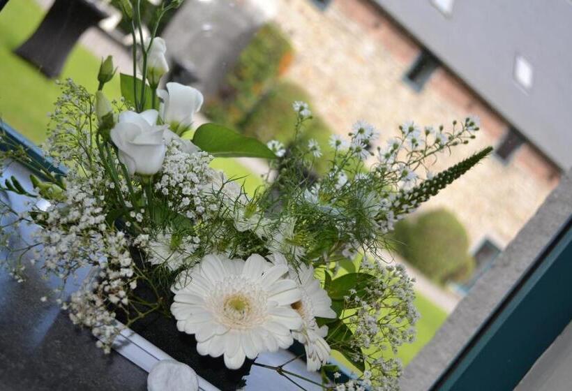 酒店 Golf & Hôtel De Falnuée