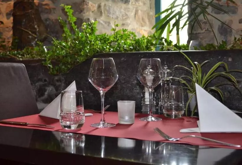 Hotelli Golf & Hôtel De Falnuée