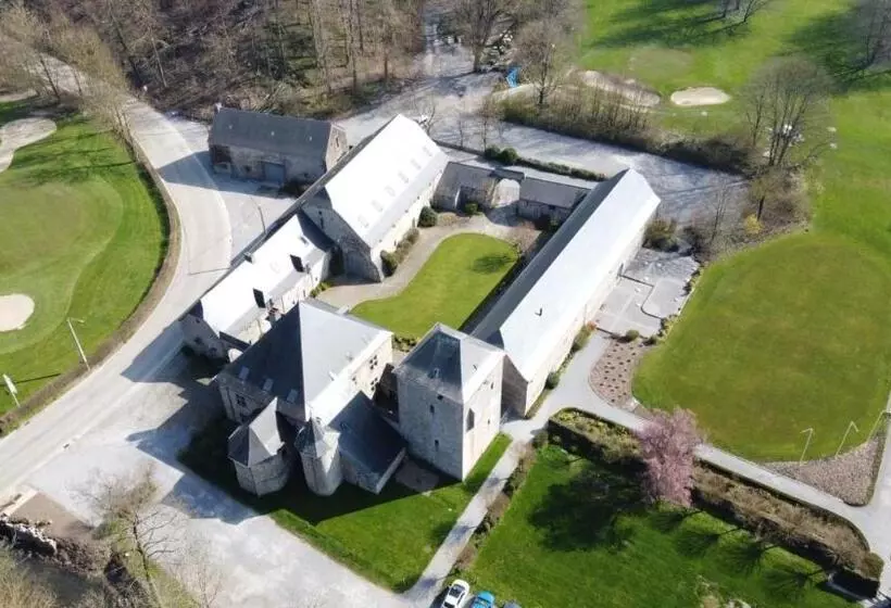 Hotelli Golf & Hôtel De Falnuée