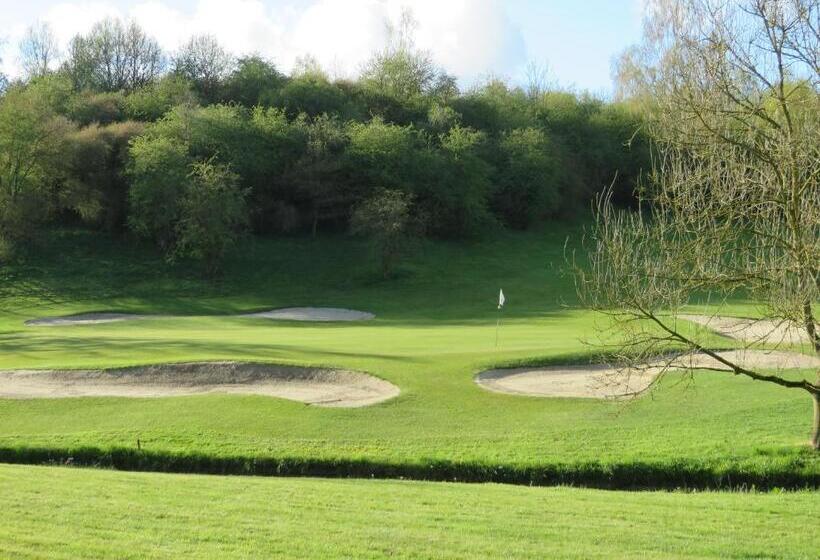 酒店 Golf & Hôtel De Falnuée