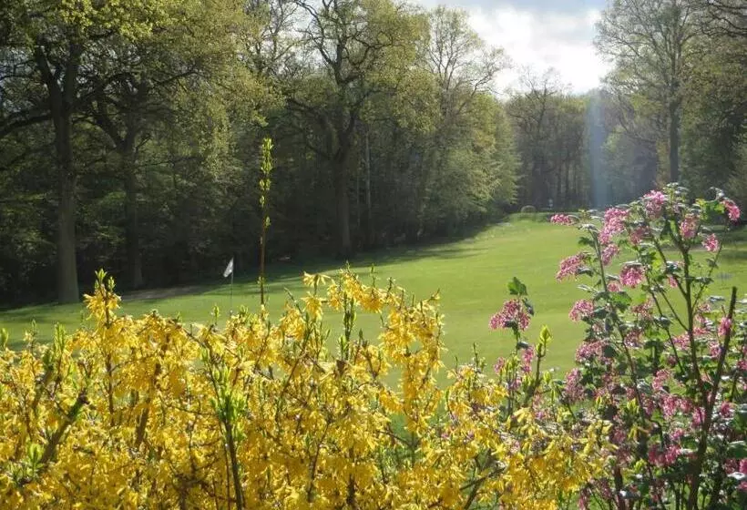 Hotelli Golf & Hôtel De Falnuée