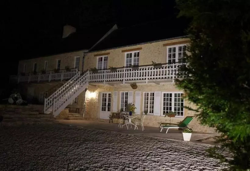 ペンション B&b Le Clos Saint Jean   Omaha Beach