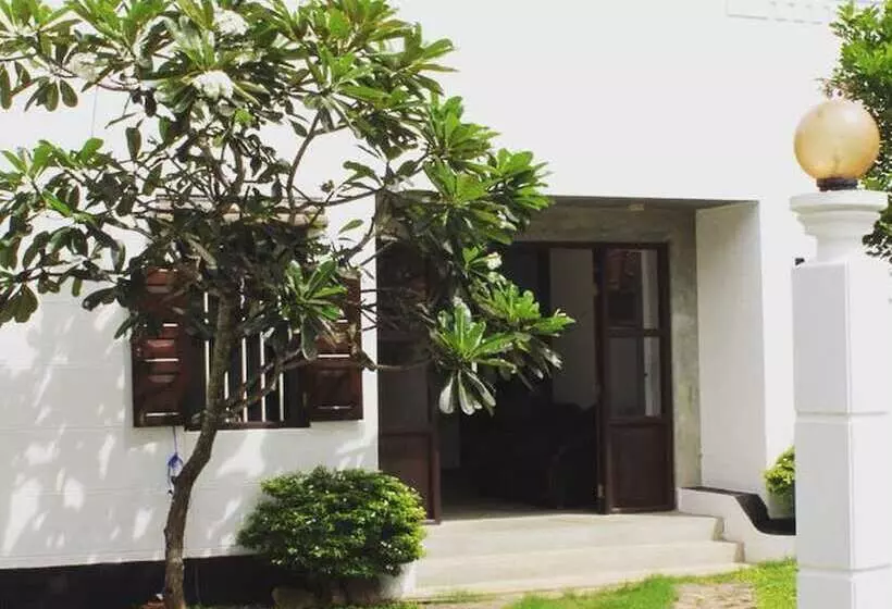 Majatalo Sasen Villas Polhena Beach