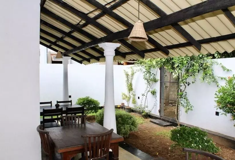 Majatalo Sasen Villas Polhena Beach