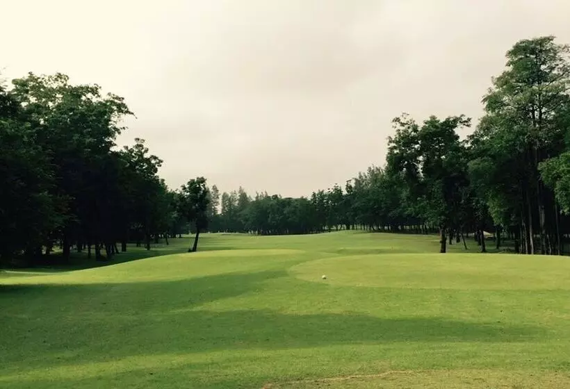 ホテル Sawang Resort Golf Club And
